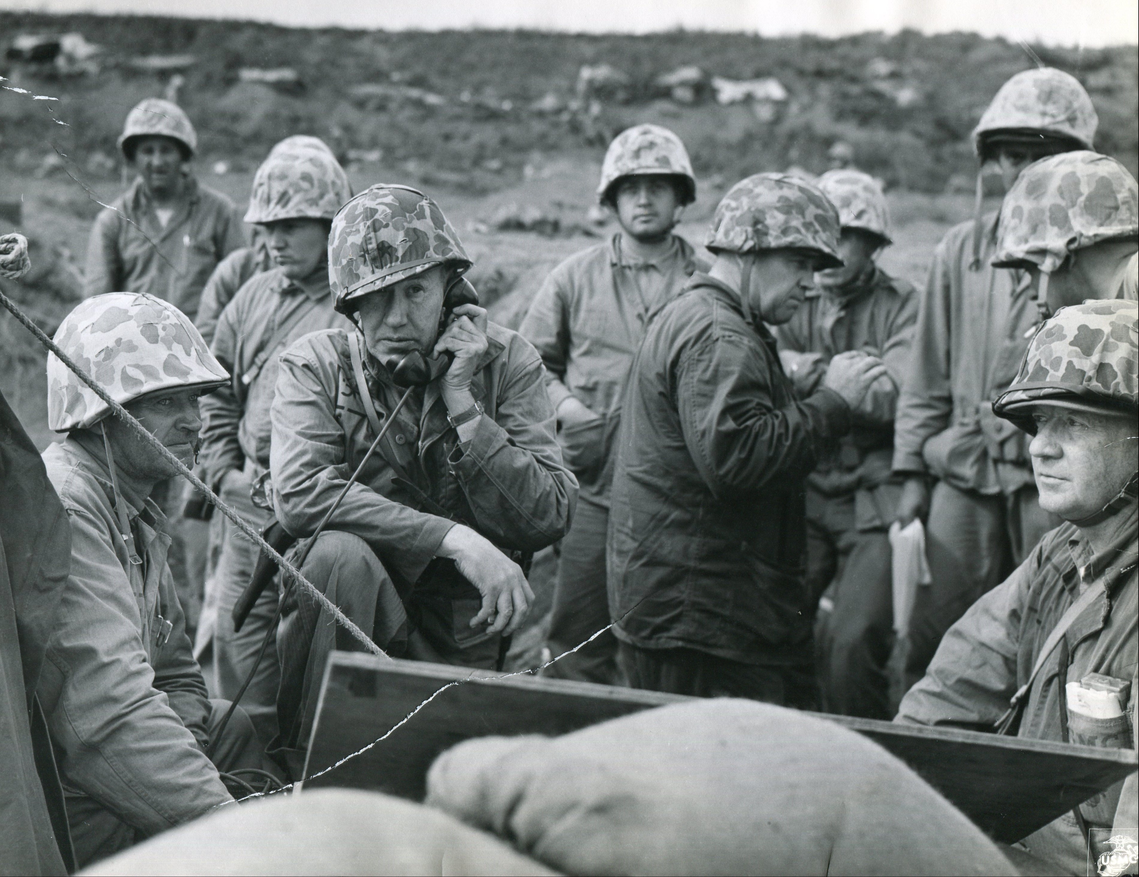 Fifth_Marine_Division_Command_Post,_Iwo_Jima,_1945